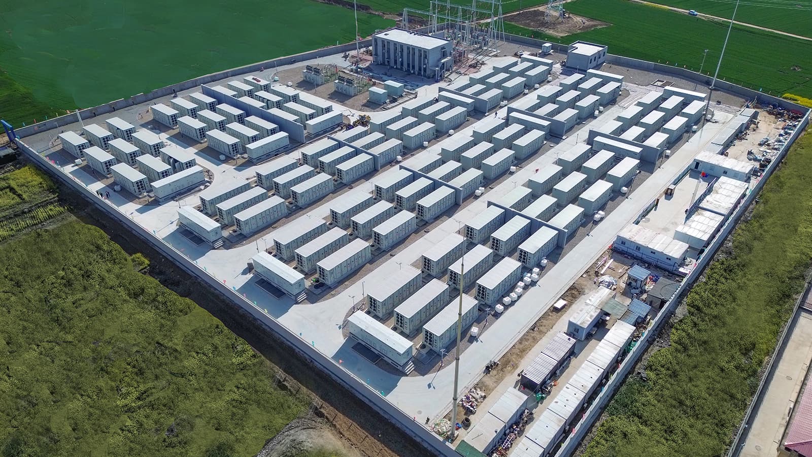 绿动燕赵！hjc黄金城官网储能助力石家庄高邑300MW/600MWh储能电站全容量并网运行